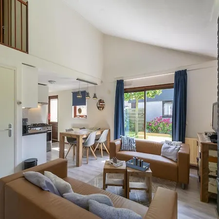 Coastal Haven 6-person In Holiday home