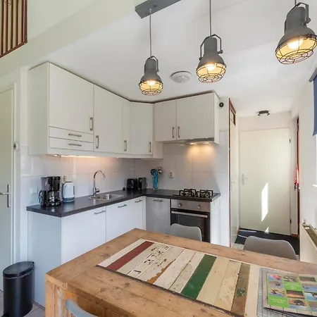 Coastal Haven 6-person In Feriehus