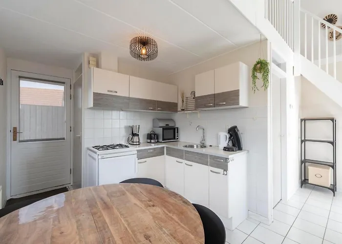 Yperhof 66 For 6 Guests On Cost Julianadorp